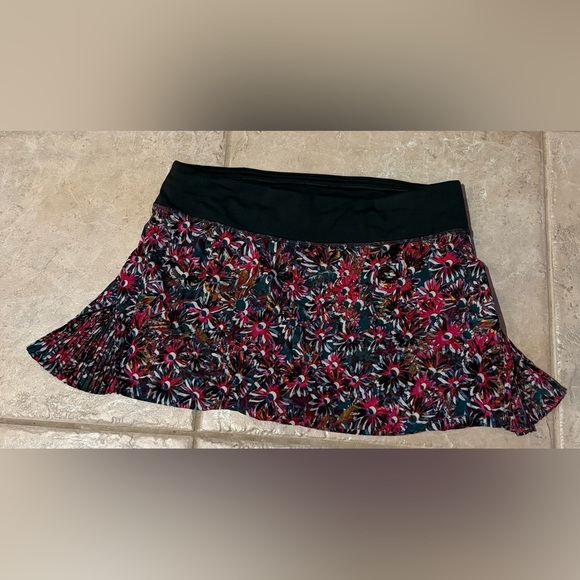 Lululemon Play Off the Pleats Skirt Floral Electric Multi Rare Retired Sz10 - Picture 8 of 10